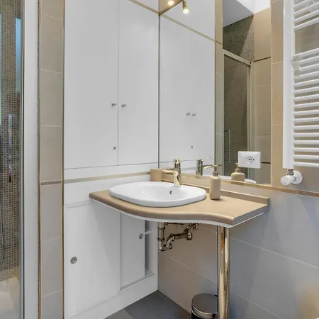 Casa Remo - For Family, 2 Bathrooms, Ac, Self Check-in * רומא